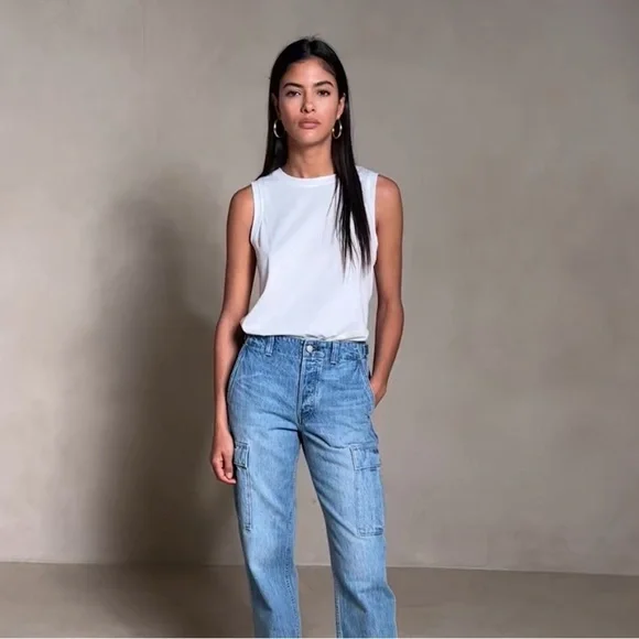 NWT! BANANA REPUBLIC WOMEN’S THE CARGO JEAN - SIZE 28🩷 - Picture 2 of 9